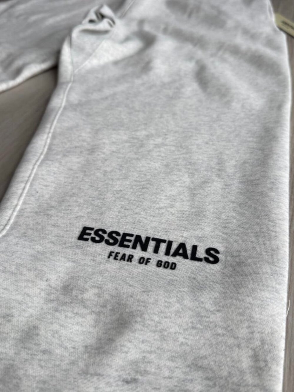 Fear Of God Essentials Light Oatmeal SS22 Cuffed Sweatpants - Picture 4 of 6